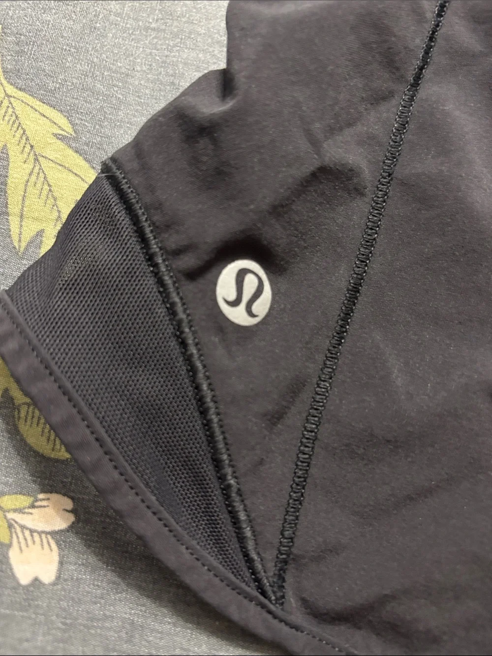 Lululemon Athletica Hotty Hot Low-Rise Lined Short 2.5